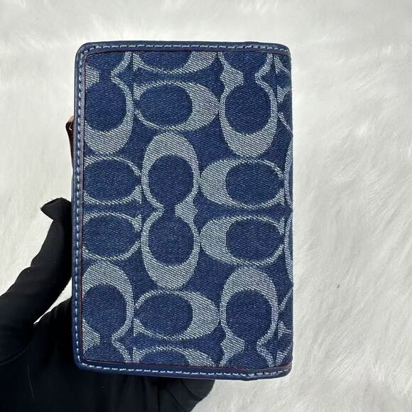 Coach Medium Corner Zip Wallet In Signature Denim CZ344 NWT - Picture 2 of 8